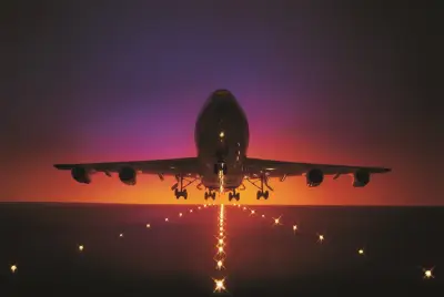 Crise no Estreito de Ormuz pode pressionar combustível de aviação até 2028