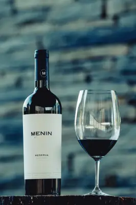 Dia dos Namorados: vinhos e chocolates sofisticados para presentear