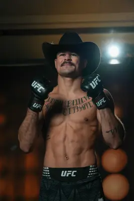 Diego Lopes: brasileiro de Manaus com estilo mexicano vence no UFC na Casa Branca