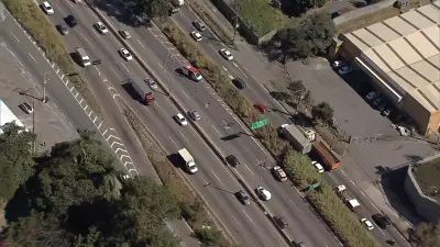 Duas mortes em acidente com moto e carreta no Anel Rodoviário de BH