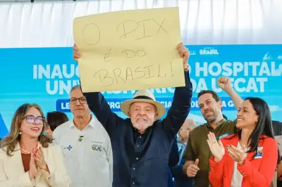 Em grupo de Lula, Pix é defendido como 'paixão nacional' e Flávio Bolsonaro é criticado