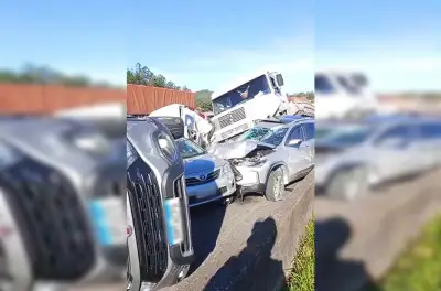 Engavetamento com carreta e 6 carros interdita Bandeirantes em Jundiaí