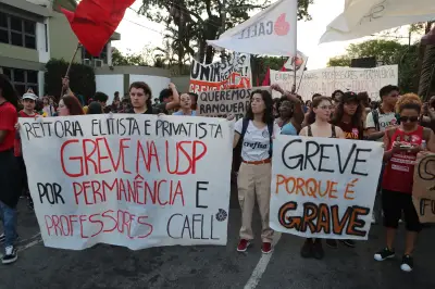 Estudantes da USP aprovam indicativo de fim de greve após 54 dias