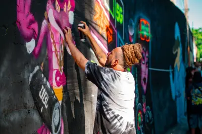 Festival Ocuparte transforma Jacarezinho com grafite e batalhas de MCs