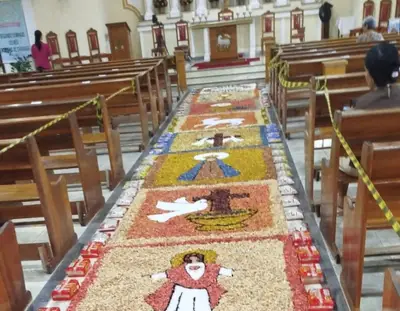 Fiéis mantêm tradição dos tapetes de Corpus Christi em Sergipe