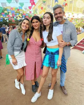 Flávia Alessandra, aos 52, fala sobre menopausa e filha adolescente de 1,80m