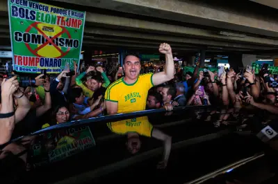 Flávio Bolsonaro recusa escolta policial da PF