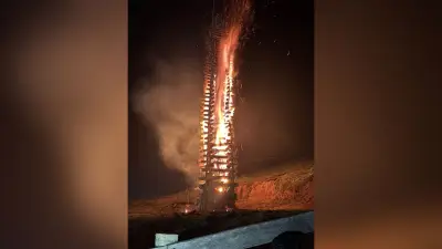 Fogueira de 20 metros mantém tradição centenária em MG