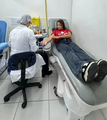 Funcionários de hospital doam sangue no Junho Vermelho em Arraial do Cabo