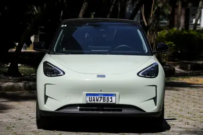 Geely EX2 é o carro mais vendido da China em maio de 2025