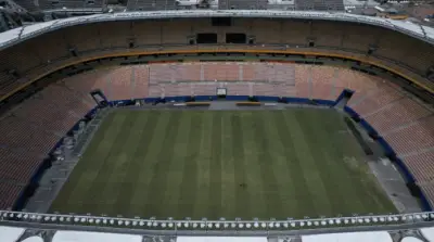 Gramado da Arena da Amazônia: antes e depois após 12 anos