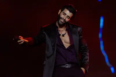 Gusttavo Lima grava duas músicas e voa sobre público em Americana