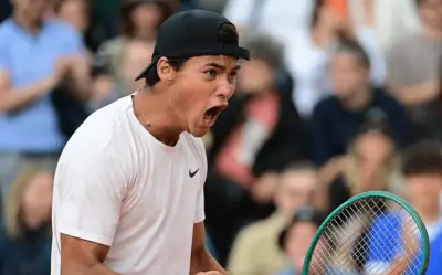 Guto Miguel vence Roland Garros juvenil e é novo número 1 do mundo