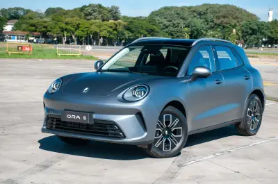 GWM Ora 5 chega ao Brasil por R$ 159 mil e entra na disputa dos SUVs elétricos