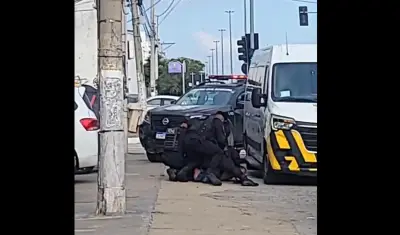 Homem ameaça, agride e desacata guardas em Cabo Frio e é detido