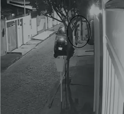 Homem furta bicicleta com carro roubado em Campos