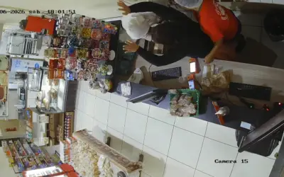 Homem invade padaria, rende cliente e funcionários em Rio Preto