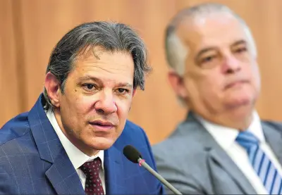 Impasse PT-PSB em SP pode beneficiar Tarcísio e afetar Lula