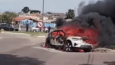 Incêndios em carros elétricos: menos frequentes, mas mais complexos