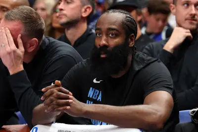 James Harden, astro da NBA, é preso por porte ilegal de armas nos EUA