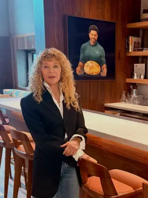 Kate Capshaw expõe quadro no Centro Obama