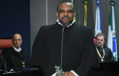Kleidson Nascimento Santos toma posse como desembargador do TJ-SE