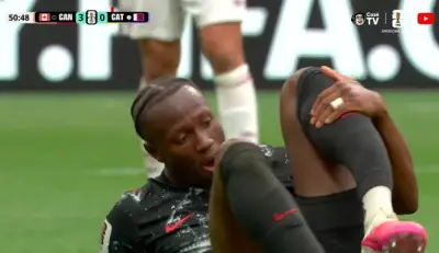 Koné, do Canadá, sofre fratura na perna em jogo da Copa