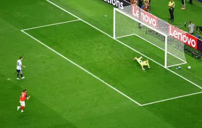 Messi perde pênalti e fica empatado com Klose em 16 gols na Copa