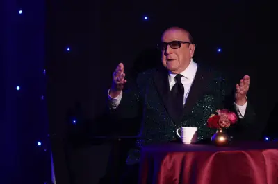 Morre Clive Davis, lenda da indústria fonográfica, aos 94 anos