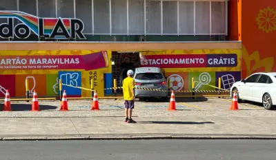 Motorista perde controle e invade loja na Barão de Itapura em Campinas