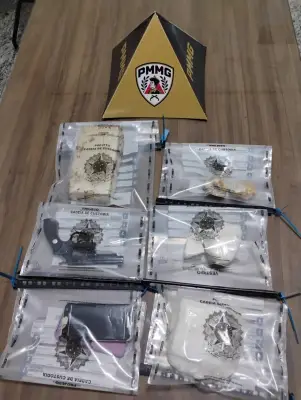 Mulher é presa com drogas e revólver escondidos em fraldas de bebê em MG
