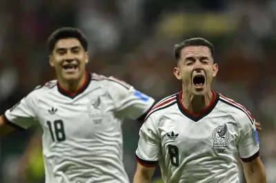 México anfitrião vence 3ª seguida e avança em 1º no mata-mata da Copa