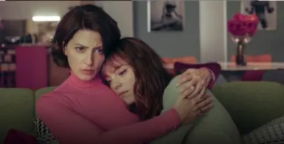 Natal Amargo: Almodóvar desafia críticas com obra reflexiva e emocionante