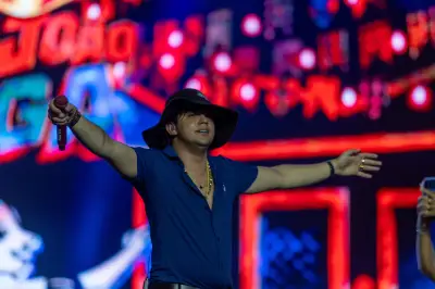 Natanzinho Lima estreia na Festa do Peão de Americana com brega e homenagens