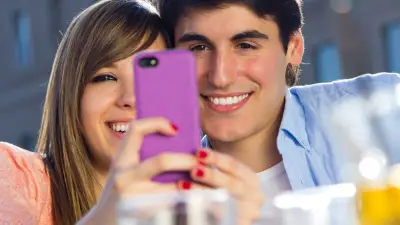 Novo romance 'O Wikiota' explora ascensão digital e fama nas redes sociais