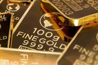Ouro fecha em queda com avanço nas negociações EUA-Irã e juros altos