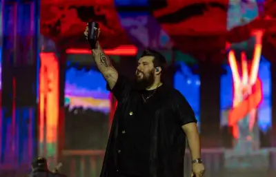 Panda encerra 1ª noite da Festa do Peão de Americana com sucesso e arena lotada