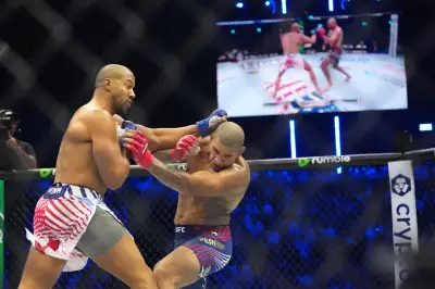 Poatan perde cinturão para Gane no UFC Casa Branca