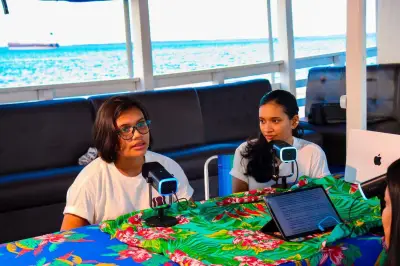 Podcast gravado em barco no Tapajós dá voz a jovens empreendedores da Amazônia