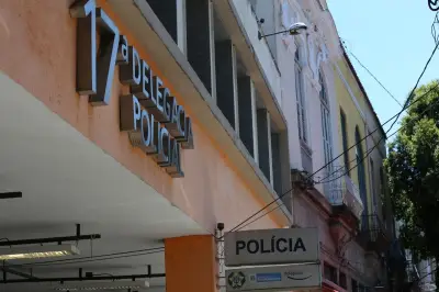 Polícia Civil intercepta ônibus com 2 mil camisas falsificadas da seleção