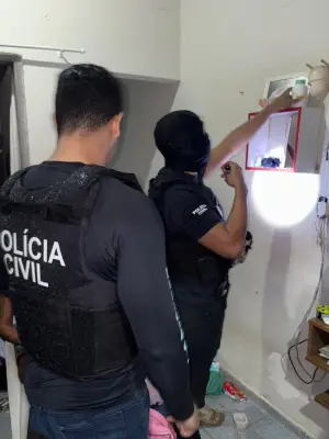 Polícia prende suspeito e apreende drogas em operação em Maceió