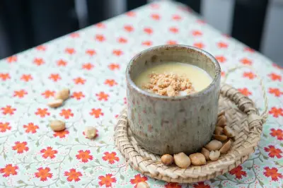 Quentão de chocolate branco com paçoca: receita junina cremosa
