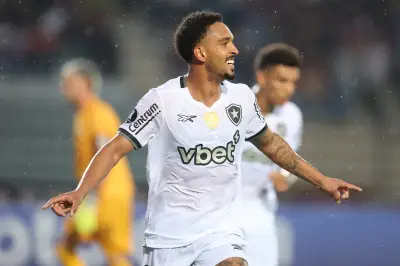 Risco de corte de Wesley? Relembre laterais na pré-lista de Ancelotti