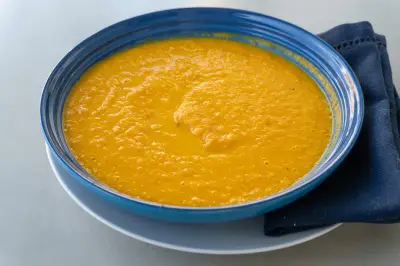 Sopa rústica de cenoura assada: receita fácil para noites frias