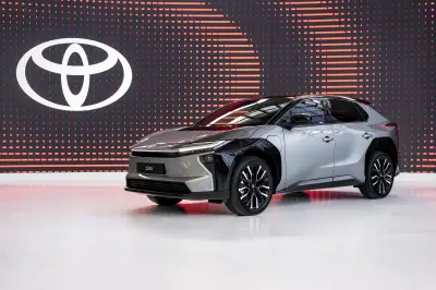 Toyota bZ4X chega ao Brasil por R$ 419.990 com menos potência que rivais