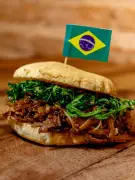11 petiscos brasileiros para torcer na Copa 2026