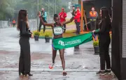 17ª Meia Maratona das Cataratas reúne 5 mil corredores em Foz do Iguaçu