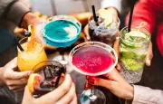 6 drinques verde e amarelo para torcer pelo Brasil na Copa do Mundo 2026