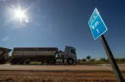 7 manobras de caminhão que parecem infrações mas são permitidas pelo CTB