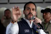 Abelardo de la Espriella vence eleições na Colômbia com apoio de Trump